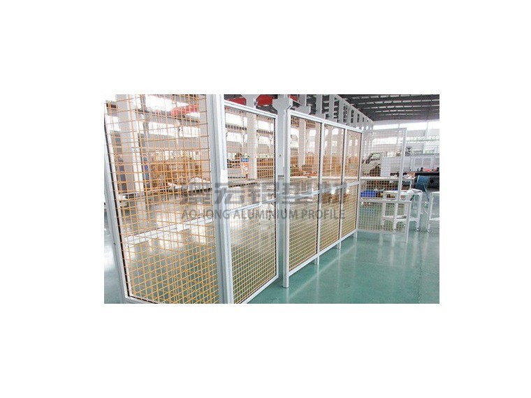 生产线安全总让你提心吊胆？汽车厂铝型材防护围栏的可靠解法