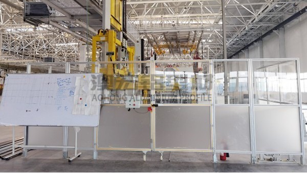 铝型材围栏的结构性价值:无需焊接的稳固艺术 铝型材围栏的结构性价值:无需焊接的稳固艺术