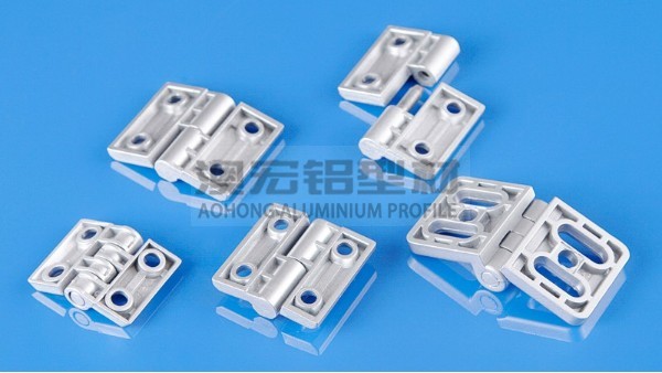 金属合页在工业铝型材框架上的应用解析