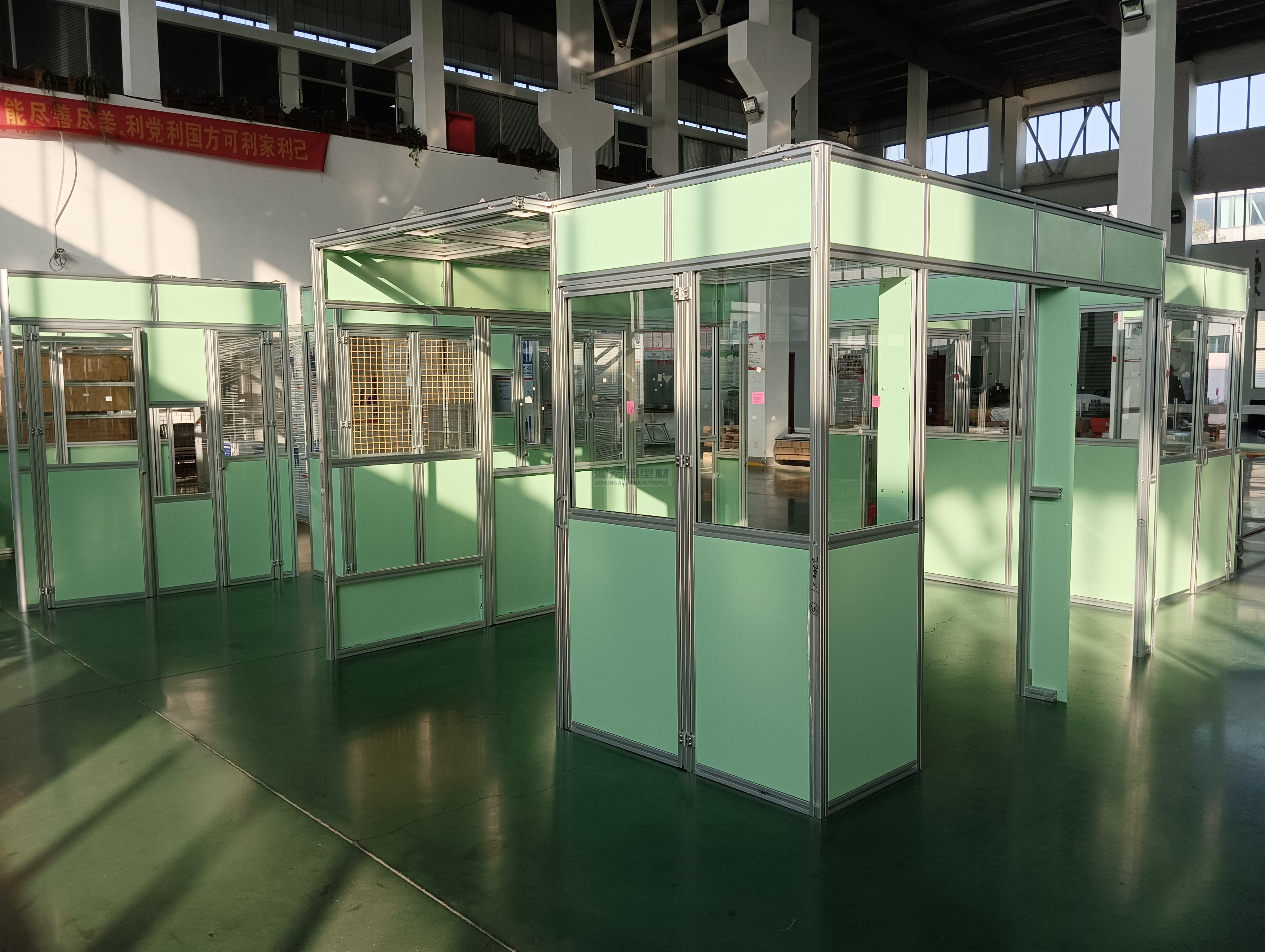 车间“定制防护舱”：4545铝型材设备防护罩的落地细节